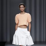 Crop top melocotón de la colección primavera/verano 2014 de Sita Murt en Madrid Fashion Week