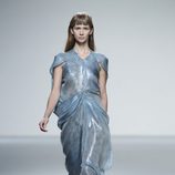Vestido azul grisáceo de la colección primavera/verano 2014 de Martin Lamothe en Madrid Fashion Week