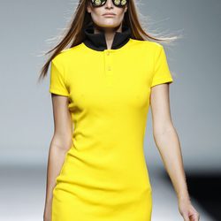 Vestido tipo camiseta de la colección primavera/verano 2014 de Carlos Díez en Madrid Fashion Week