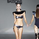 Biquini gris metalizado de la colección primavera/verano 2014 de Montse Bassons en Madrid Fashion Week