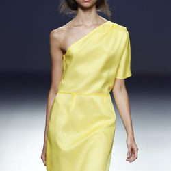 Vestido amarillo de la colección primavera/verano 2014 de Diego Estrada en el EGO Madrid Fashion Week