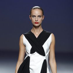 Vestido bicolor de la colección primavera/verano 2014 de Pepa Salazar en el EGO Madrid Fashion Week