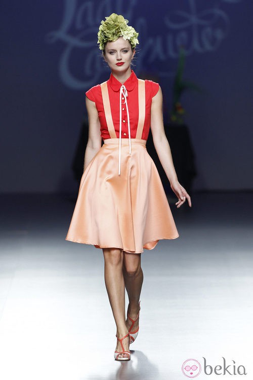 Falda naranja con tirantes de la colección primavera/verano 2014 de Lady Cacahuete en el EGO Madrid Fashion Week