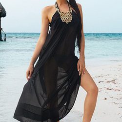 Irina Shayk con un vestido negro de la colección verano 2014 de Beach Bunny