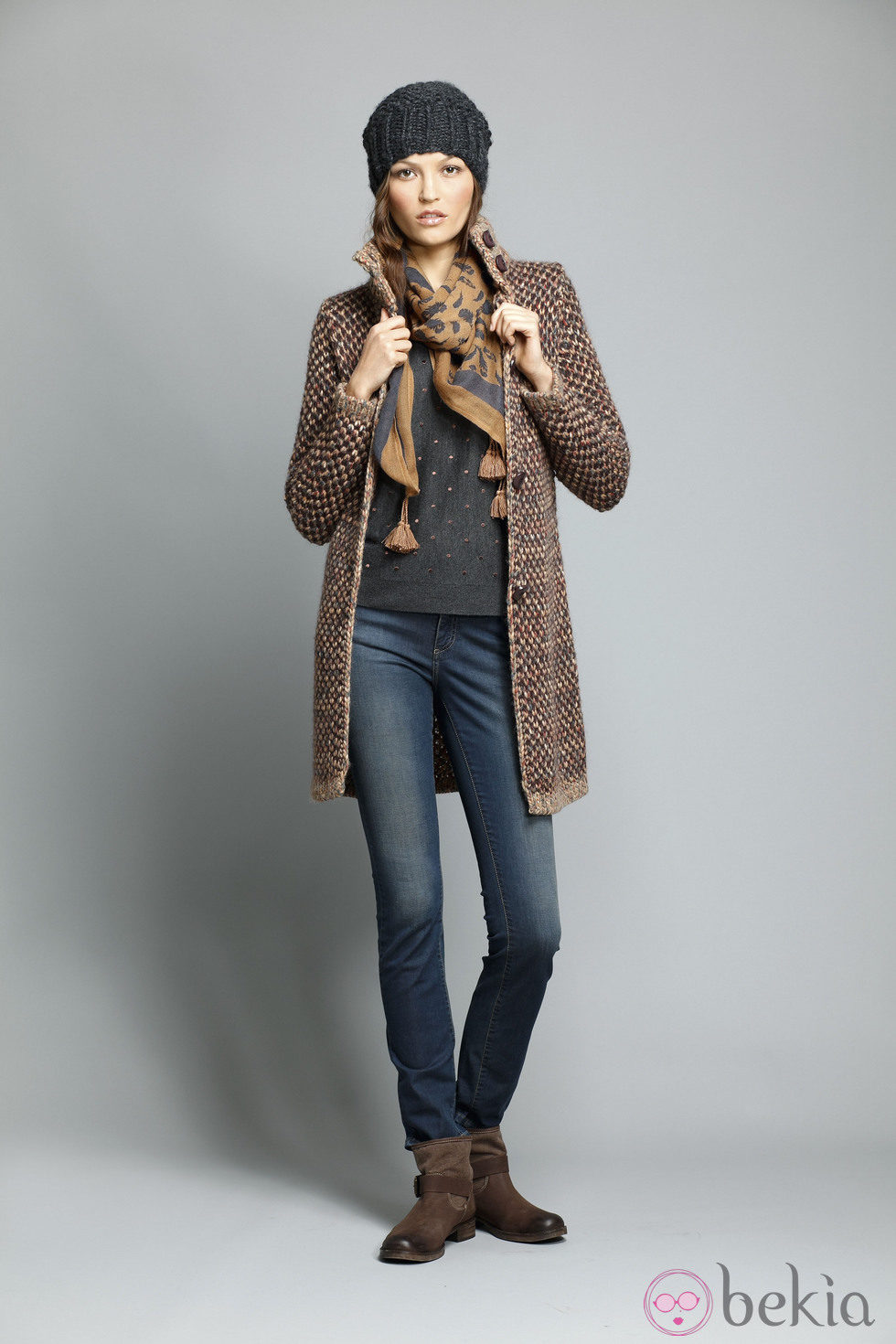 Abrigo marrón de la colección otoño/invierno 2013/2014 de Indi&Cold
