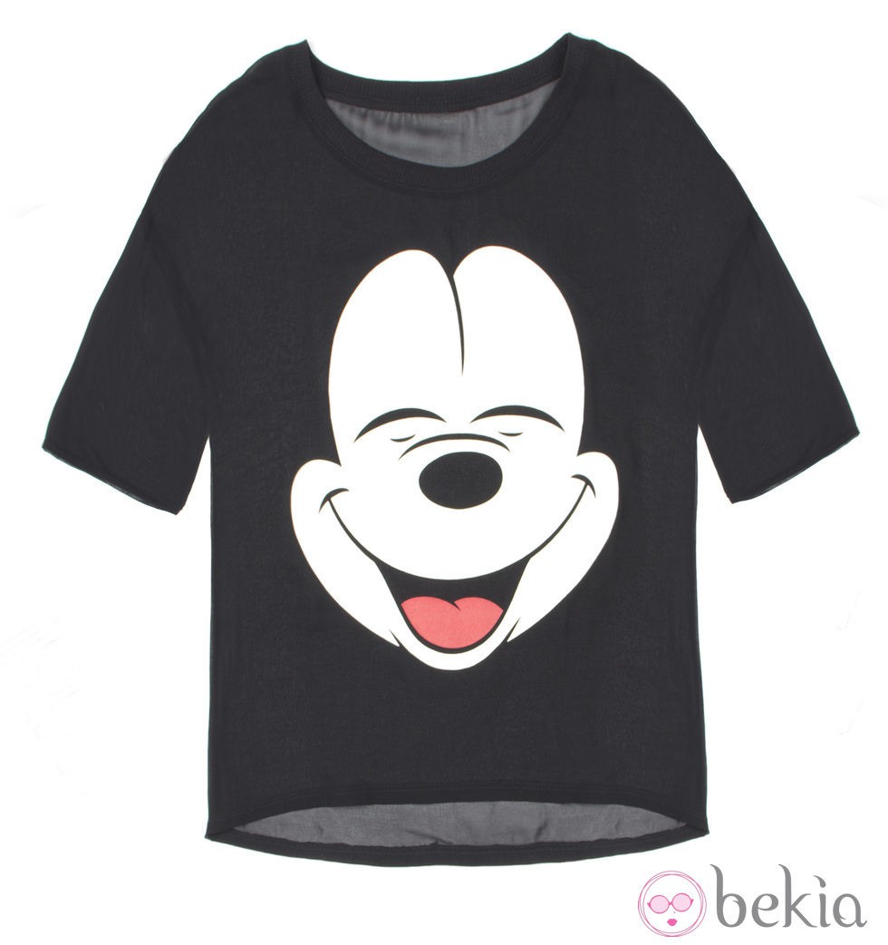 Camiseta azul de la colección cápsula de Minnie y Mickey de Bershka