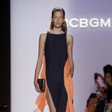 Vestido con aberturas de BCBG Max Azria, colección primavera de 2012