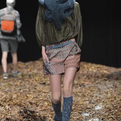Shorts y blusa de la colección otoño/invierno 2013/2014 de Benetton
