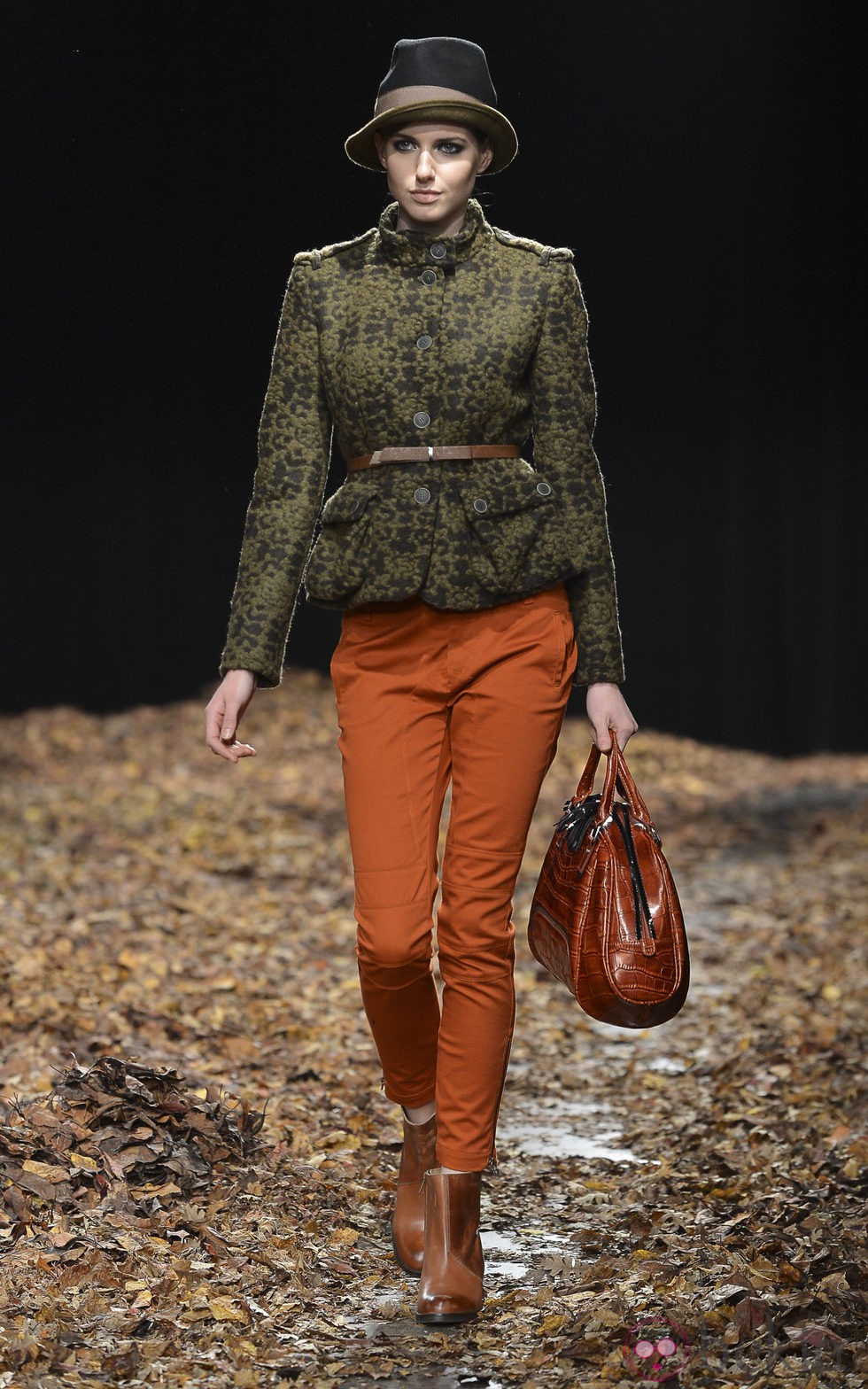 Pantalón naranja de la colección otoño/invierno 2013/2014 de Benetton