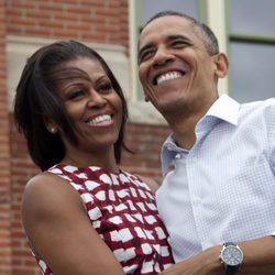 Michelle Obama con un vestido de cuadros de Asos