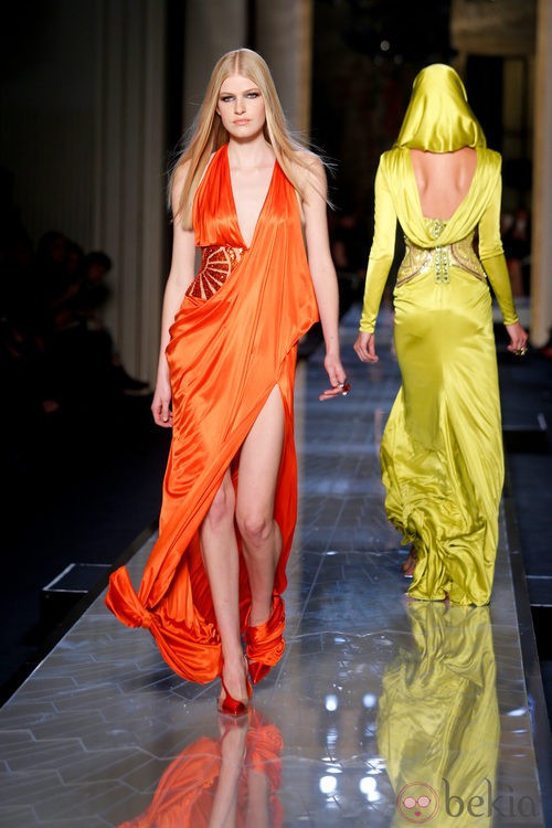 Vestido naranja de la colección primavera/verano 2014 de Atelier Versace