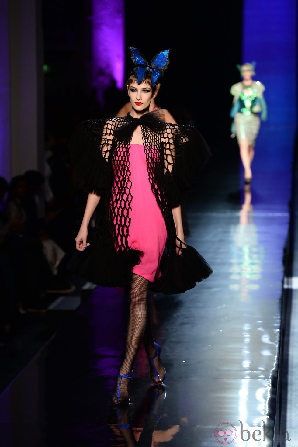 Vestido fucsia de la colección primavera/verano 2014 Alta Costura de Jean Paul Gaultier en la Semana de la Moda de París