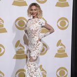 Beyoncé con un vestido de Michael Costello en la alfombra roja de los Premios Grammy 2014