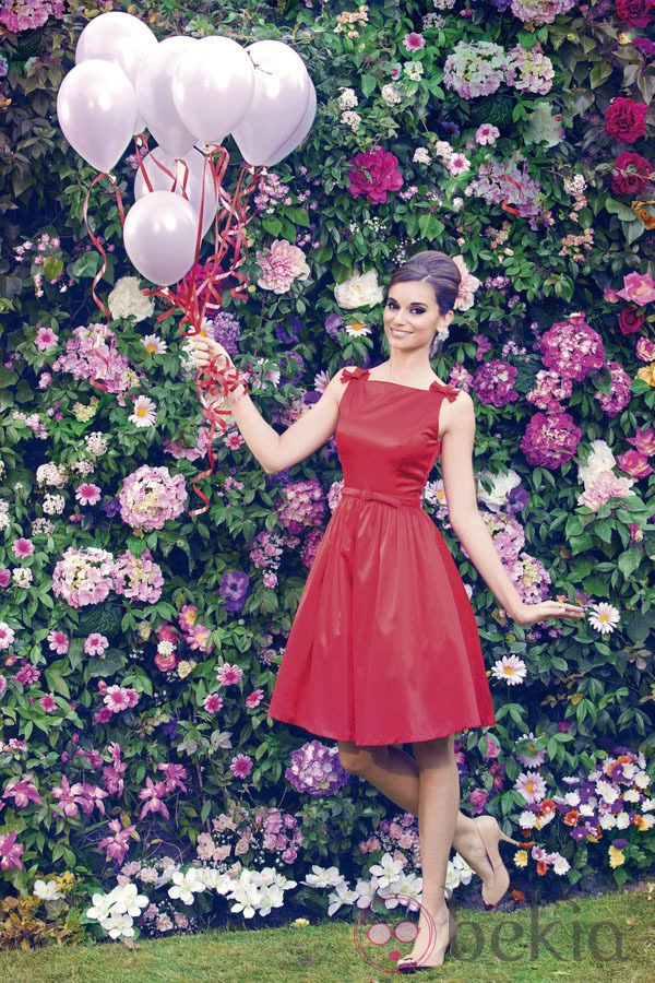Norma Ruiz con un vestido rojo de la colección primavera/verano 2014 de Barbarella