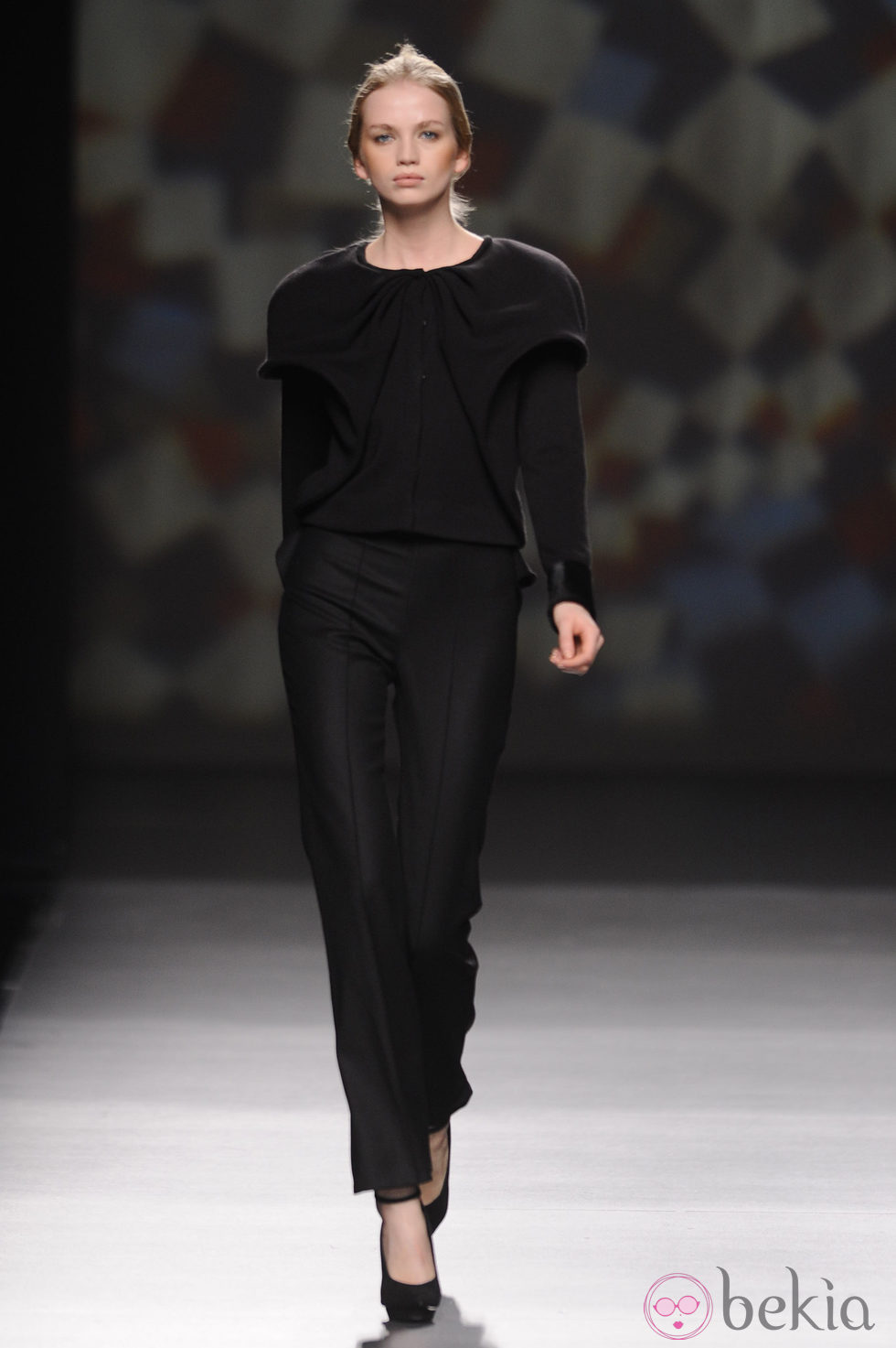 Total black de AA de Amaya Arzuaga en Madrid Fashion Week otoño/invierno 2014/2015