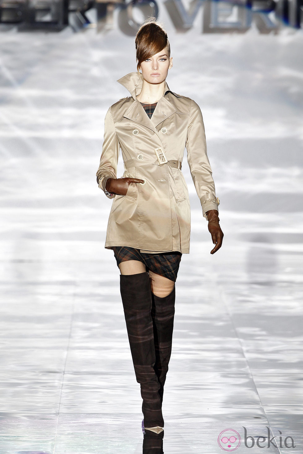 Gabardina de Roberto Verino en Madrid Fashion Week otoño/invierno 2014/2015