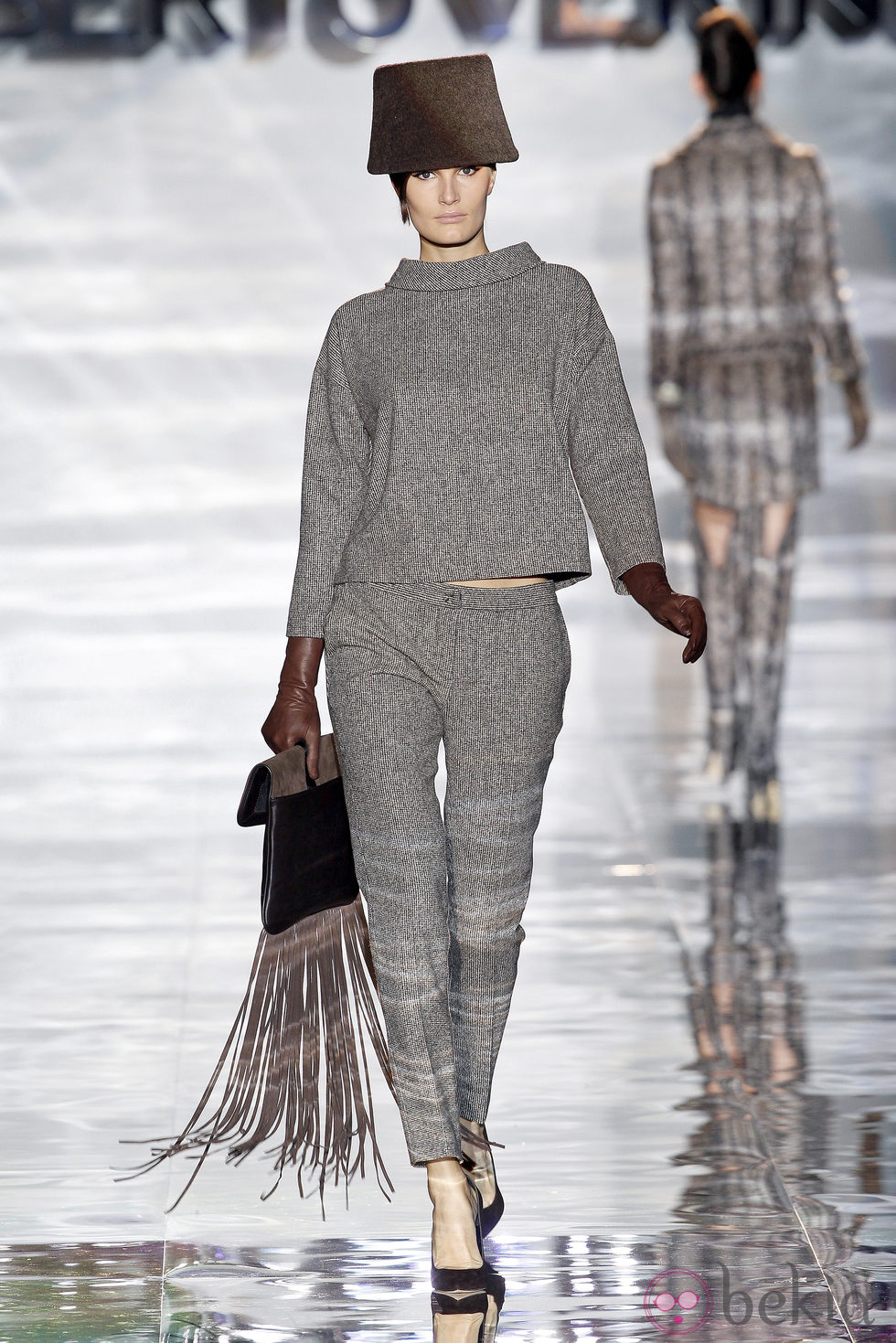 Conjunto en gris de Roberto Verino en Madrid Fashion Week otoño/invierno 2014/2015