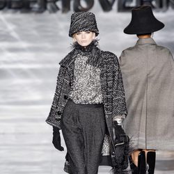 Sombrero maceta de Roberto Verino en Madrid Fashion Week otoño/invierno 2014/2015