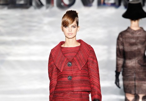 Conjunto rojo de Roberto Verino en Madrid Fashion Week otoño/invierno 2014/2015
