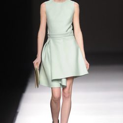 Vestido verde pastel de Devota & Lomba en Madrid Fashion Week otoño/invierno 2014/2015