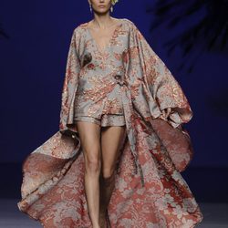Vestido estampado de la colección otoño/invierno 2014/2015 de Francis Montesinos en Madrid Fashion Week