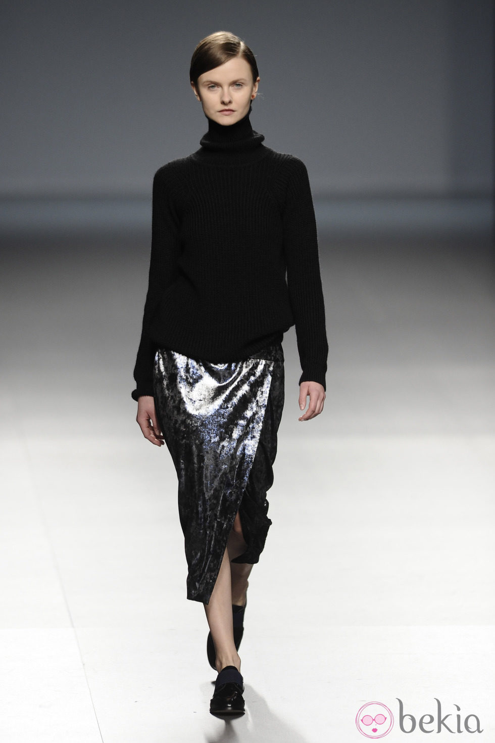 Falda metalizada de la colección otoño/invierno 2014/2015 de Ángel Schlesser en Madrid Fashion Week