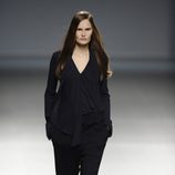 Blusa y pantalón de la colección otoño/invierno 2014/2015 de Ángel Schlesser en Madrid Fashion Week