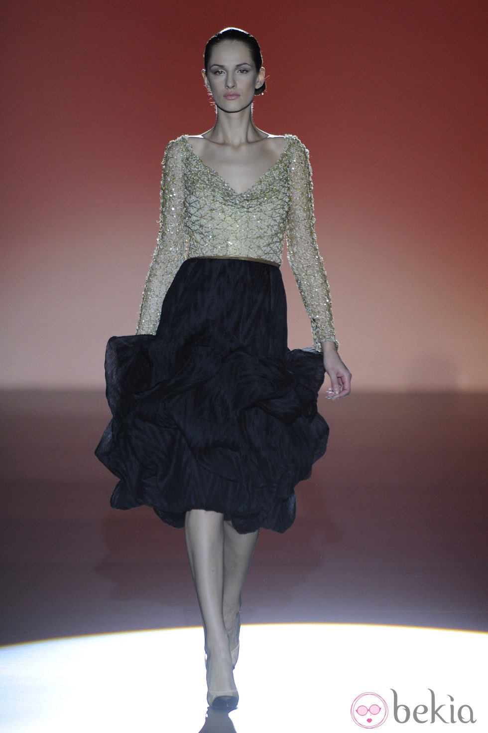 Falda negra de la colección otoño/invierno 2014/2015 de Hannibal Laguna en Madrid Fashion Week