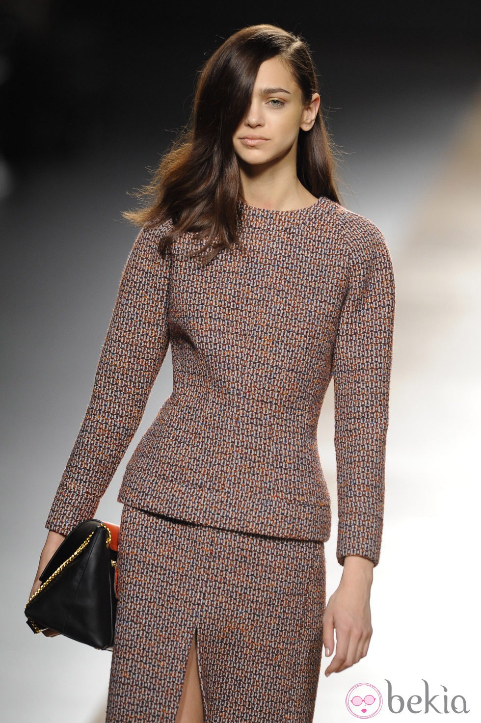 Traje marrón de la colección otoño/invierno 2014/2015 de Juanjo Oliva en Madrid Fashion Week