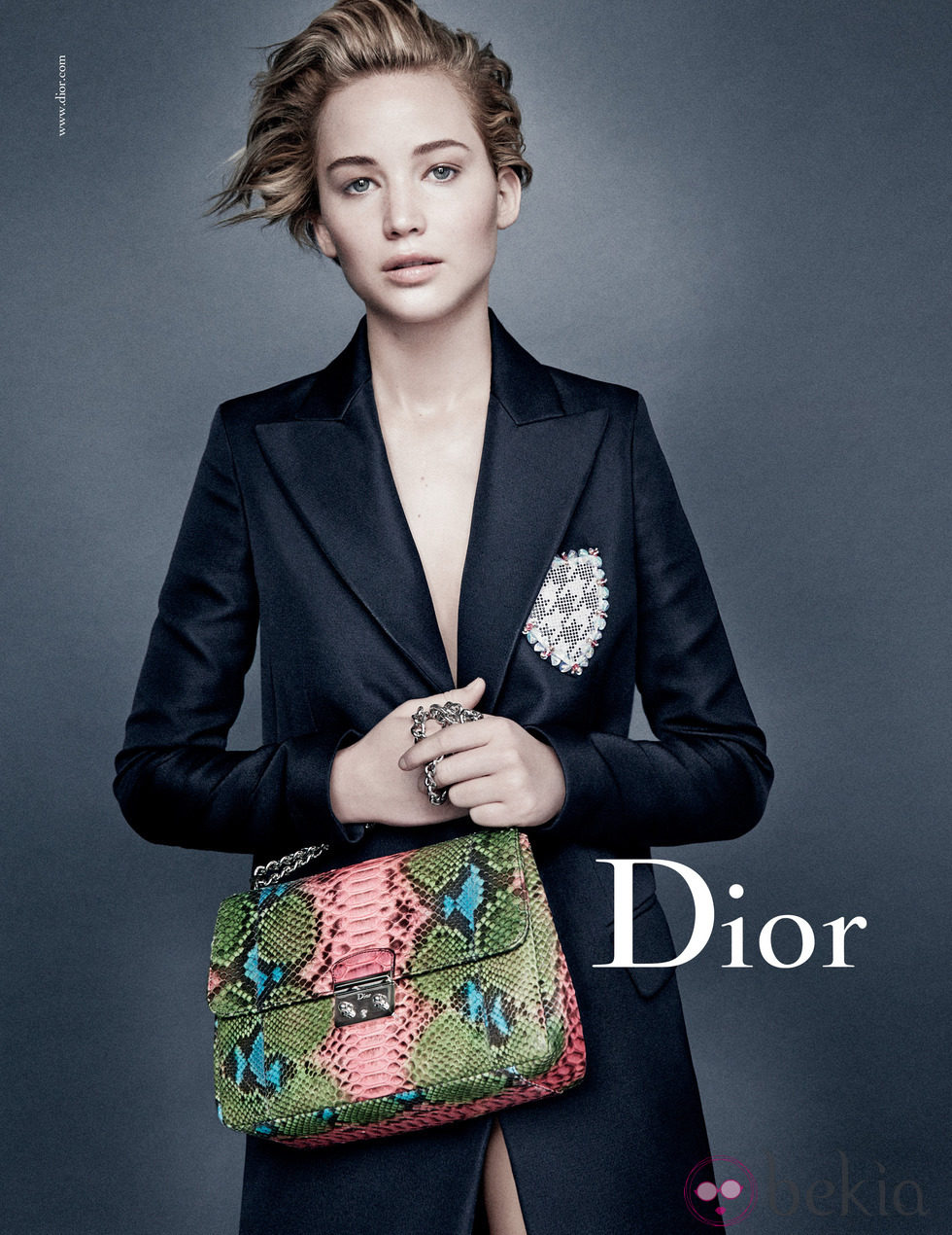 Jennifer Lawrence posa en la nueva campaña 2014 con el bolso 'Miss Dior' de Dior