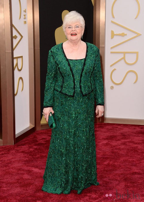 June Squibb vestida de Tadashi Shoji en los Oscar 2014