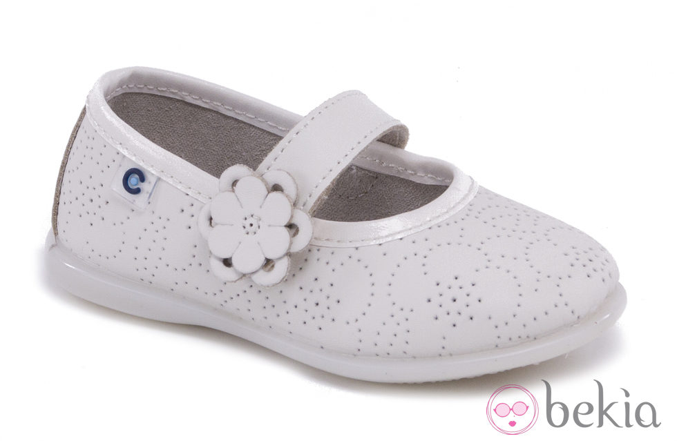 Zapato blanco para bebé de la colección primavera/verano 2014 de Conguitos