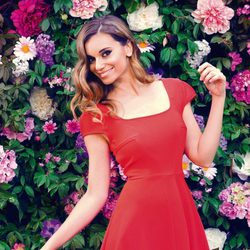 Norma Ruiz con un vestido rojo lady de la colección primavera/verano 2014 de Barbarella