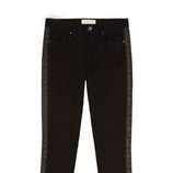 Pantalón negro con franja lateral de la colección primavera/verano 2014 de Rachel Roy