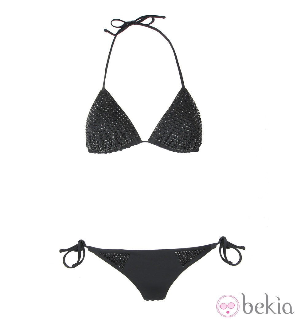 Bikini de triángulo negro con pedrería de la colección de baño de Bershka 2014