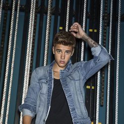 Justin Bieber posando para Adidas y su línea NEO 2014