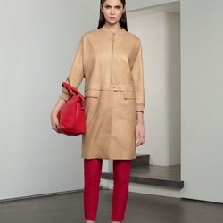 Conjunto de pantalon capri y abrigo de piel sin cuello de la colección 'Ready to wear' 2014 de Longchamp