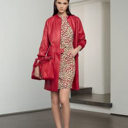 Conjunto de vestido con estampado 'Ile aux Panthe?res' y abrigo de piel de la colección 'Ready to wear' 2014 de Longchamp