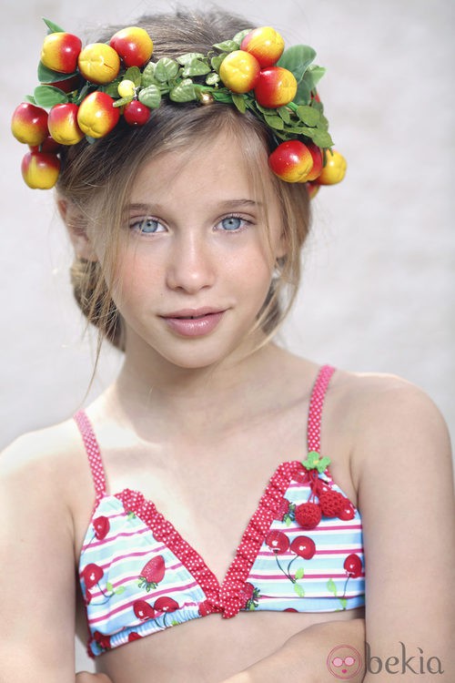 Bikini con estampado de frutas de la colección para verano 2014 de Dolores Cortés
