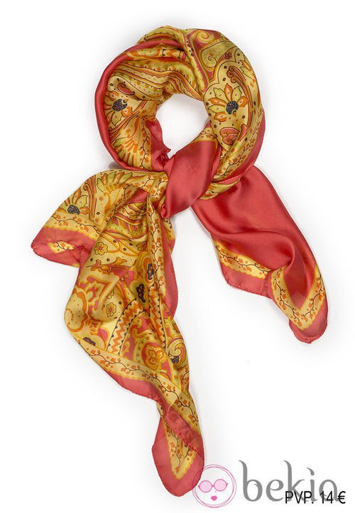 Pañuelo estampado dorado y rojo de la colección primavera/verano 2014 de Tantrend