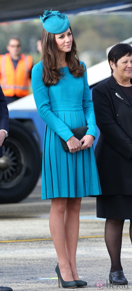 La Duquesa de Cambridge con un total look azul turquesa