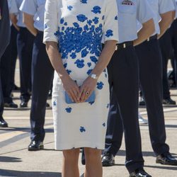 La Duquesa de Cambridge con un vestido con estampado azul