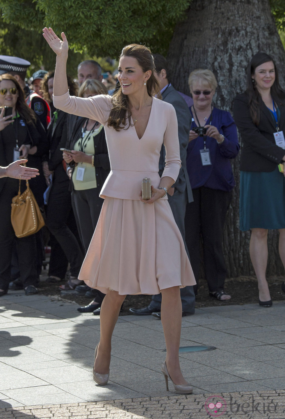La Duquesa de Cambridge con un conjunto rosa empolvado  de Alexander McQueen