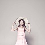 Vestido en rosa pálido y pamela de la colección primavera/verano 2014 de IKKS
