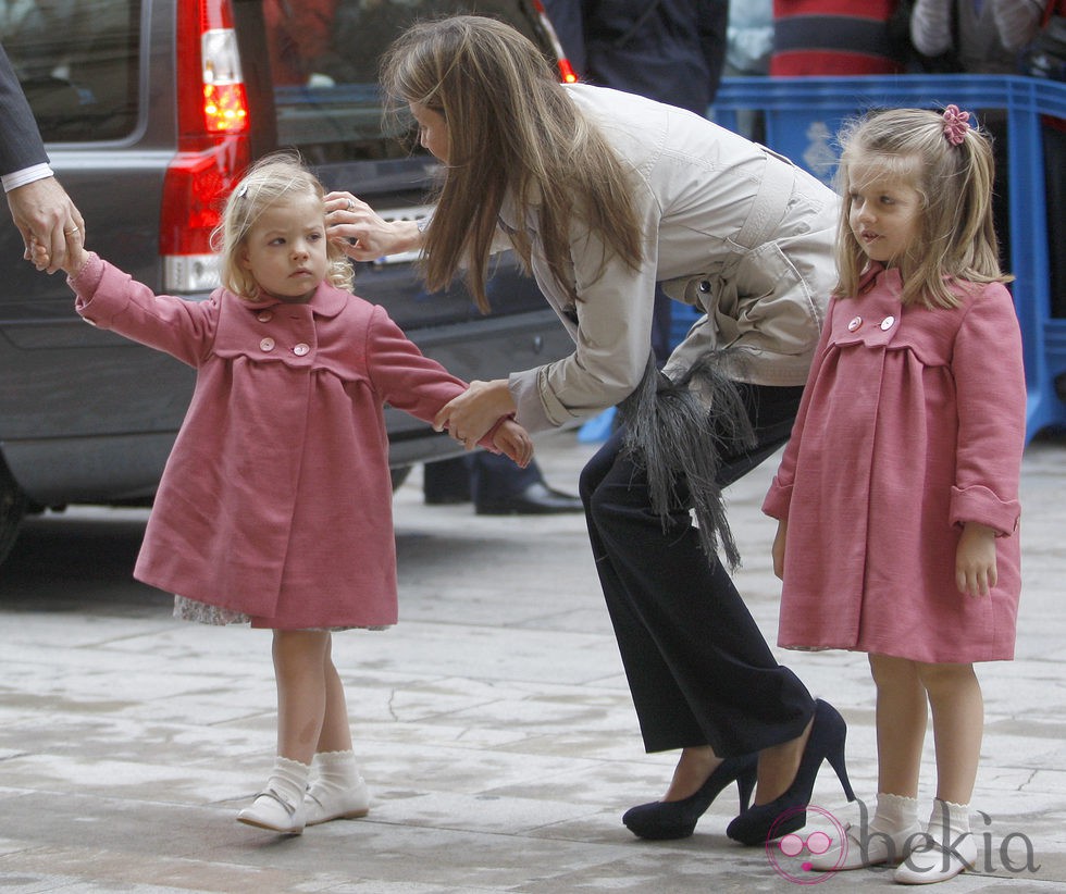 La primera Pascua de Infanta Sofía junto a la futura reina Letizia Ortiz y la Infanta Sofía