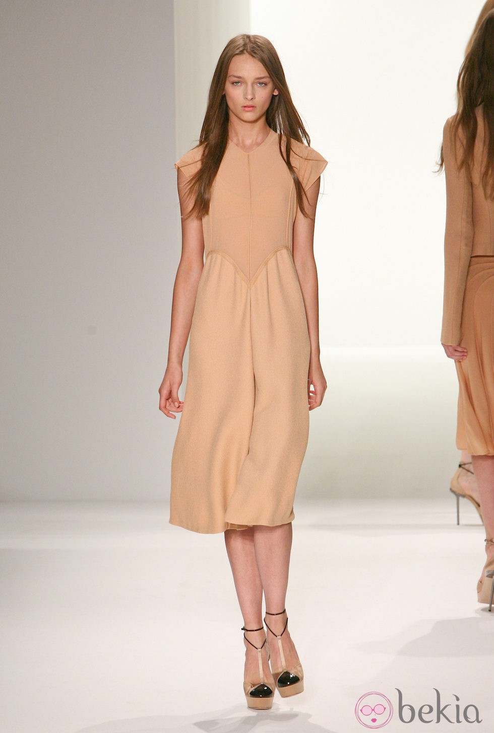 Vestido en tono nude de Calvin Klein, colección primavera de 2012