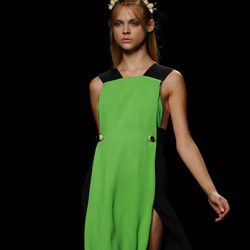 Vestido túnica verde de Martin Lamothe en Cibeles