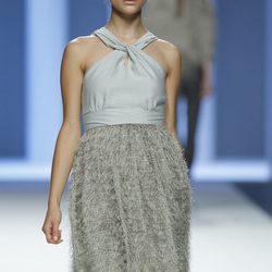 Vestido gris de la colección primavera 2012 de Sita Murt en Cibeles