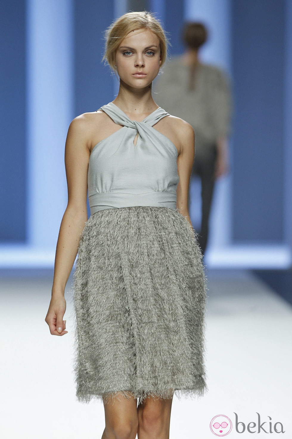 Vestido gris de la colección primavera 2012 de Sita Murt en Cibeles