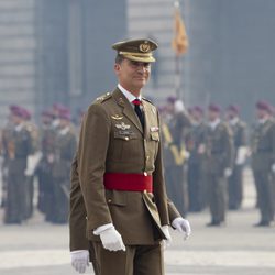 El rey Felipe VI vestido con el traje oficial de las Fuerzas Armadas